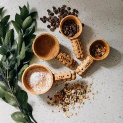 Azizi Life Home Goods Ruby Wooden Measuring Cup Set