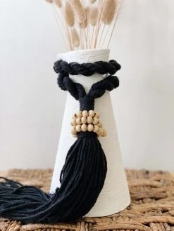 Ceremonia Black Yarn Tassel