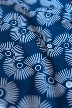 Bloom & Give Best Sellers Iris Unisex Robe