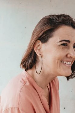 CÂPÂ Jewelry Large Basic Black Hoop Earrings