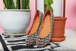 Darzah Shoes Tatreez Flats - Rose