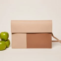 Allégorie Accessories Gala Apple Leather Tech Folio Bag