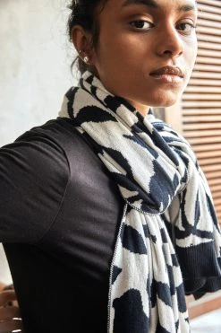 No Nasties Garden Knit Scarf Accessories