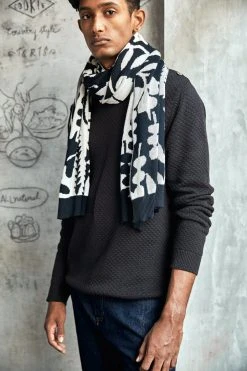 No Nasties Garden Knit Scarf Accessories