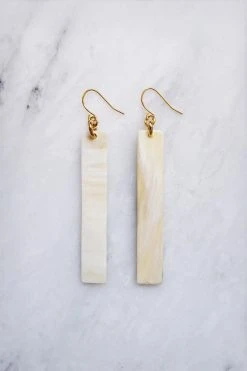 Hathorway Tinh Horn Bar Earrings