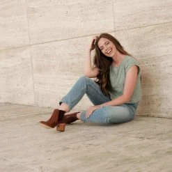 Nisolo Heeled Chelsea Boot - Brandy Shoes