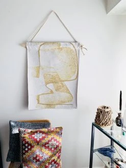 K-apostrophe Golden Grizzly Woven Tapestry