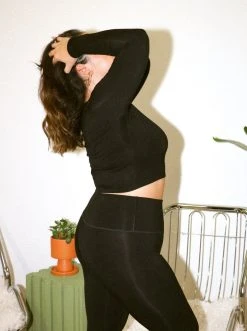 Mary Young Kaela Bamboo Long Sleeve Top Pajamas + Loungewear 25 Mary Young Kaela Bamboo Long Sleeve Top Pajamas + Loungewear