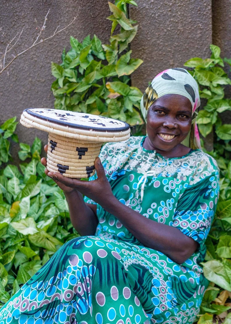 KAZI Home Goods Black + Natural Raffia Cake Stand 7 KAZI Home Goods Black + Natural Raffia Cake Stand