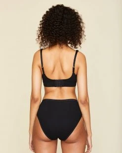 Knickey Keyhole Bralette