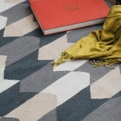 Kiliim Neutral Chevron Wool Runner / Rug