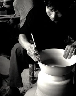 Middle Kingdom Planters + Vases Porcelain Bulb Pan 11 Middle Kingdom Planters + Vases Porcelain Bulb Pan