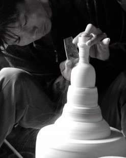 Middle Kingdom Curvy Porcelain Vase 14 Middle Kingdom Curvy Porcelain Vase