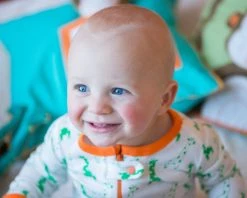 Mirasa Design Kids' + Baby Baby Footed Giraffe Onesie