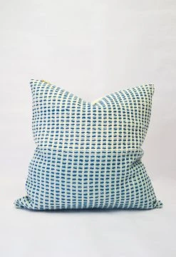 Zuahaza Naidi Throw Pillow Cover