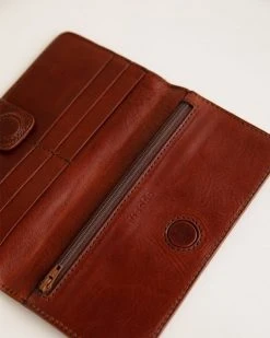 Nisolo Classic Wallet - Rosewood Accessories 9 Nisolo Classic Wallet - Rosewood Accessories