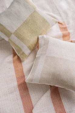 Zuahaza Páramo Throw Pillow Cover