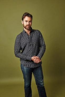 Passion Lilie Men's Timeless Button Down Shirt - Black