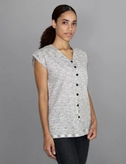 Passion Lilie Timeless Button-Up Shirt - Gray