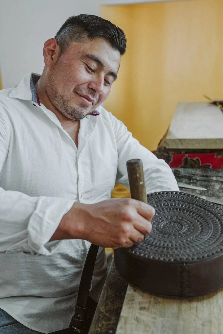 Purse & Clutch Embossed Circle Crossbody - Charcoal Accessories 7 Purse & Clutch Embossed Circle Crossbody - Charcoal Accessories