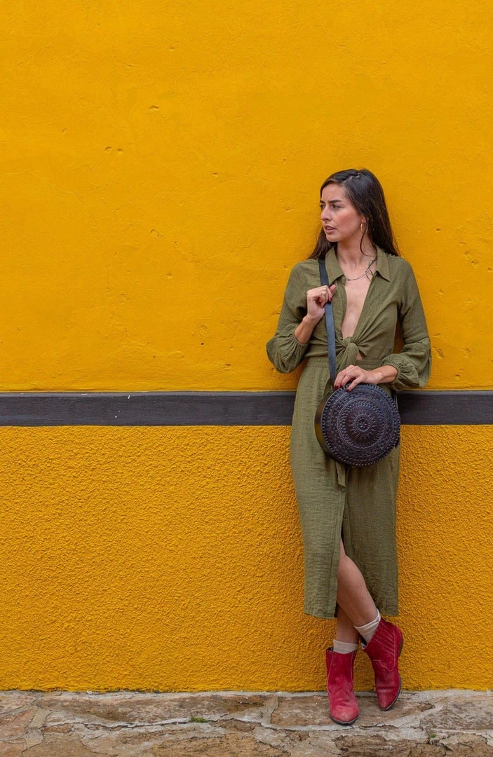 Purse & Clutch Embossed Circle Crossbody - Charcoal Accessories 6 Purse & Clutch Embossed Circle Crossbody - Charcoal Accessories