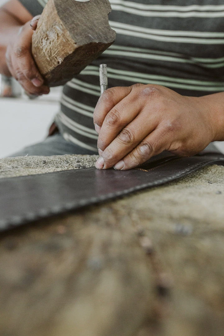 Purse & Clutch Embossed Circle Crossbody - Charcoal Accessories 8 Purse & Clutch Embossed Circle Crossbody - Charcoal Accessories