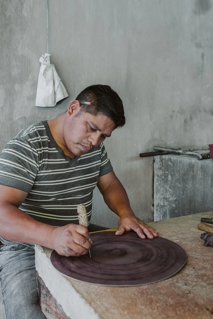 Purse & Clutch Embossed Circle Shoulder Bag - Charcoal Accessories 10 Purse & Clutch Embossed Circle Shoulder Bag - Charcoal Accessories