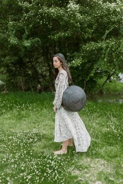 Purse & Clutch Embossed Circle Shoulder Bag - Charcoal Accessories 14 Purse & Clutch Embossed Circle Shoulder Bag - Charcoal Accessories