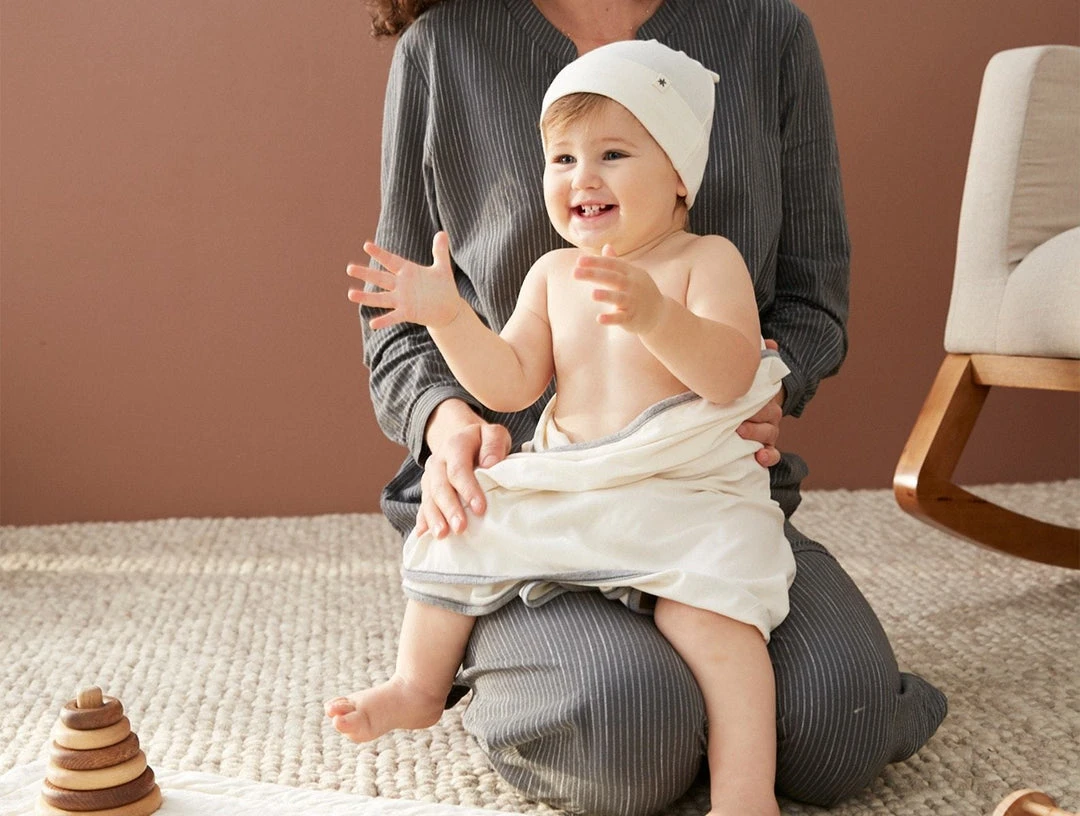 Coyuchi Remi Baby Blanket + Beanie Set - Undyed 4 Coyuchi Remi Baby Blanket + Beanie Set - Undyed