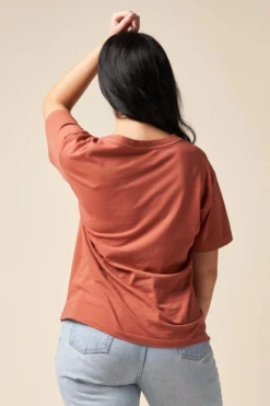 The Standard Stitch Relaxed V - Clay 7 The Standard Stitch Relaxed V - Clay