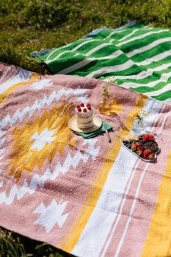 Caminito Best Sellers Tierra Upcycled Blanket