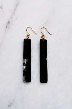 Hathorway Tinh Horn Bar Earrings