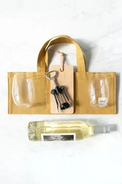 Aplat New Arrivals Vin Picnic Tote