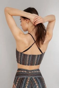 Wolven Reversible Recycled Keyhole Top - Zephyr Activewear + Athleisure