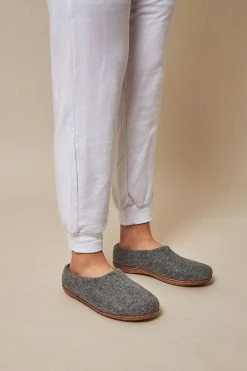 Kyrgies Women's Molded Sole High Back Wool Slippers - Gray