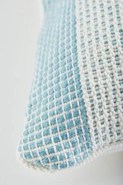 Zuahaza Páramo Throw Pillow Cover